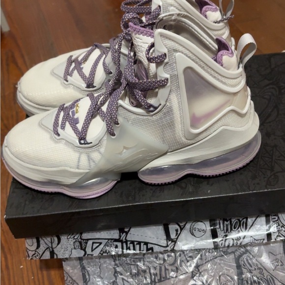 lebron xix purple and white main image 4